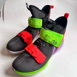 Nike LeBron Soldier 13 Thunder Grey Sneaker Shoes Size 10.5. Excellent Condition